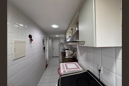 Apartamento para alugar com 105m², 4 quartos e 2 vagas Apartamento para alugar com 105m², 4 quartos e 2 vagasCozinha e Área de Serviço