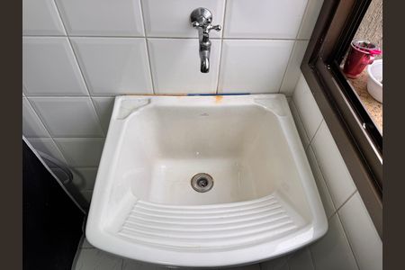 Apartamento para alugar com 105m², 4 quartos e 2 vagas Apartamento para alugar com 105m², 4 quartos e 2 vagasCozinha e Área de Serviço
