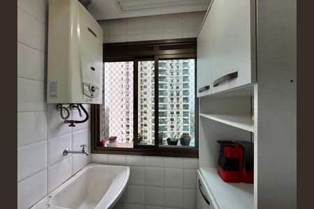 Apartamento para alugar com 105m², 4 quartos e 2 vagas Apartamento para alugar com 105m², 4 quartos e 2 vagasCozinha e Área de Serviço