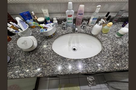 Apartamento para alugar com 105m², 4 quartos e 2 vagas Apartamento para alugar com 105m², 4 quartos e 2 vagasSuíte - Banheiro