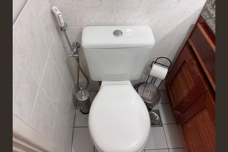  Banheiro Social 1 de apartamento para alugar com 4 quartos, 105m² em Barra da Tijuca, Rio de Janeiro