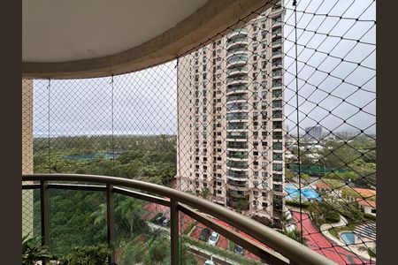 Apartamento para alugar com 105m², 4 quartos e 2 vagas Apartamento para alugar com 105m², 4 quartos e 2 vagasVaranda