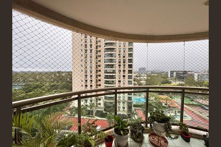 Varanda de apartamento para alugar com 4 quartos, 105m² em Barra da Tijuca, Rio de Janeiro