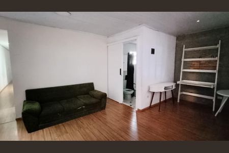 Sala de estar  de casa para alugar com 2 quartos, 50m² em Jardim São Bernadino, Suzano