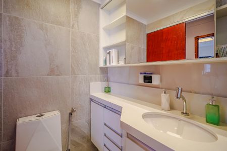 Banheiro de apartamento para alugar com 2 quartos, 55m² em Butantã, São Paulo