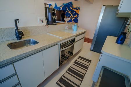 Apartamento para alugar com 55m², 2 quartos e 2 vagas Apartamento para alugar com 55m², 2 quartos e 2 vagasCozinha