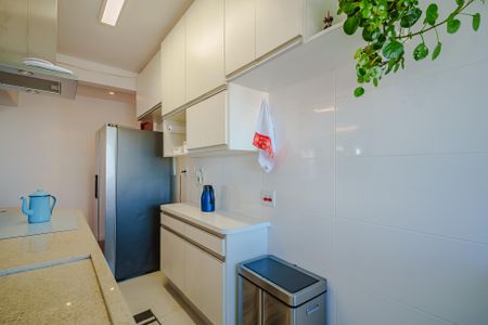 Apartamento para alugar com 55m², 2 quartos e 2 vagas Apartamento para alugar com 55m², 2 quartos e 2 vagasCozinha