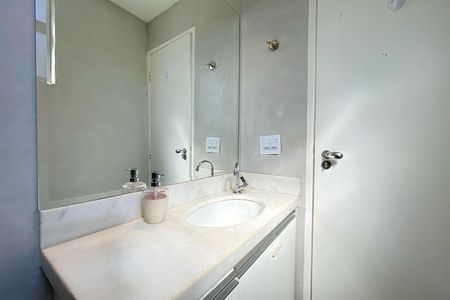Banheiro da Suíte 1 de apartamento à venda com 3 quartos, 94m² em Santo Antônio, Belo Horizonte