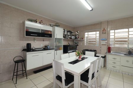 Casa à venda com 340m², 3 quartos e 4 vagasCozinha da Casa 2