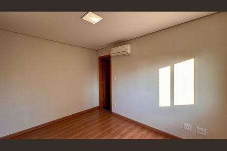 Apartamento à venda com 4 quartos, 124m² em Savassi, Belo Horizonte