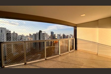 Apartamento à venda com 4 quartos, 124m² em Savassi, Belo Horizonte