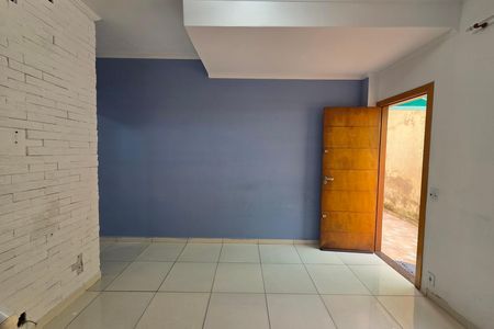Sala de casa de condomínio para alugar com 2 quartos, 59m² em Vila Antartica, Praia Grande