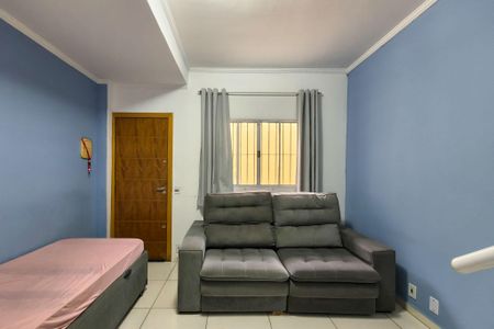Sala de casa de condomínio para alugar com 2 quartos, 59m² em Vila Antartica, Praia Grande