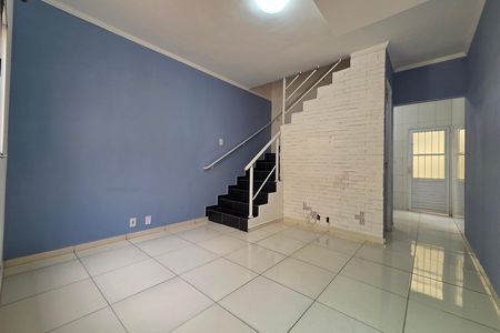 Sala de casa de condomínio para alugar com 2 quartos, 59m² em Vila Antartica, Praia Grande