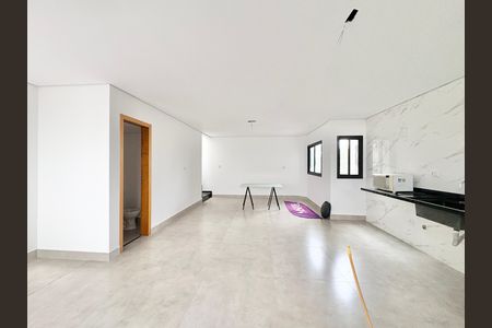 Casa à venda com 103m², 3 quartos e 2 vagas Casa à venda com 103m², 3 quartos e 2 vagasSala/ Cozinha e Área de serviço