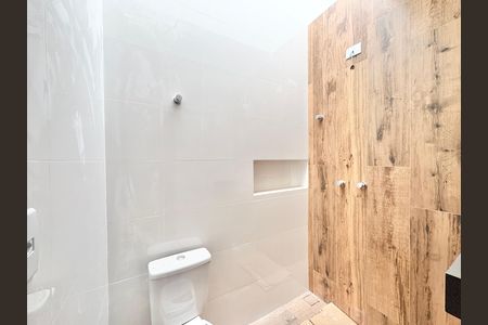 Casa à venda com 103m², 3 quartos e 2 vagas Casa à venda com 103m², 3 quartos e 2 vagasBanheiro