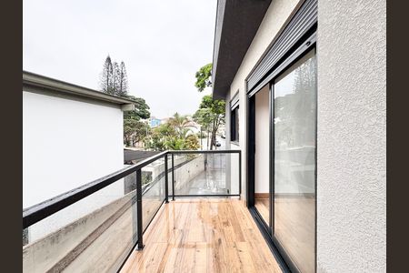Casa à venda com 103m², 3 quartos e 2 vagas Casa à venda com 103m², 3 quartos e 2 vagasVaranda da Suíte