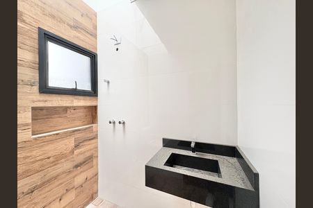 Casa à venda com 103m², 3 quartos e 2 vagas Casa à venda com 103m², 3 quartos e 2 vagasBanheiro da Suíte