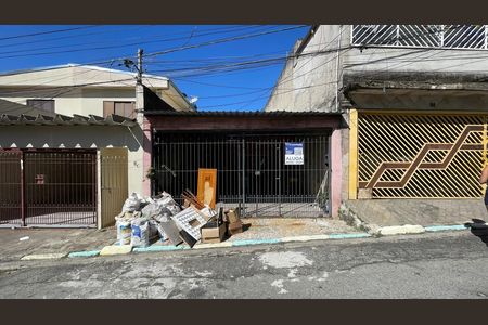 Fachada+Placa  de casa para alugar com 2 quartos, 80m² em Vila Cisper, São Paulo