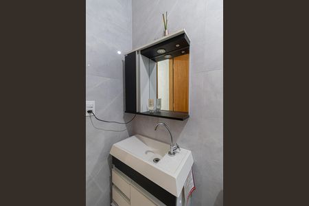 Casa para alugar com 80m², 2 quartos e 2 vagas Casa para alugar com 80m², 2 quartos e 2 vagasBanheiro