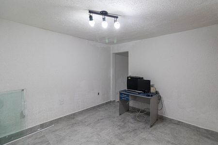 Casa para alugar com 80m², 2 quartos e 2 vagas Casa para alugar com 80m², 2 quartos e 2 vagasSuíte