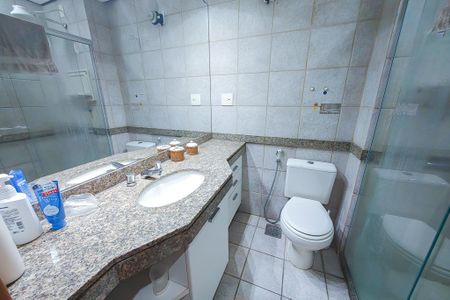 Apartamento à venda com 64m², 2 quartos e 1 vaga Apartamento à venda com 64m², 2 quartos e 1 vagaBanheiro