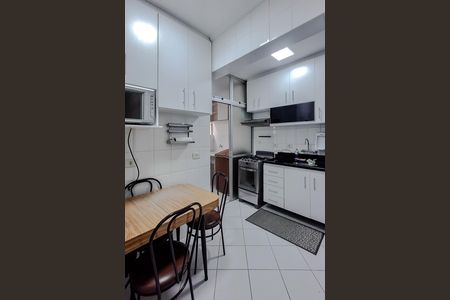 Cozinha de apartamento para alugar com 2 quartos, 62m² em Aclimação, São Paulo
