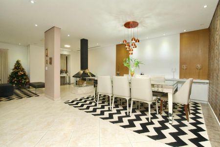 Casa à venda com 4 quartos, 400m² em Horto Florestal, São Paulo
