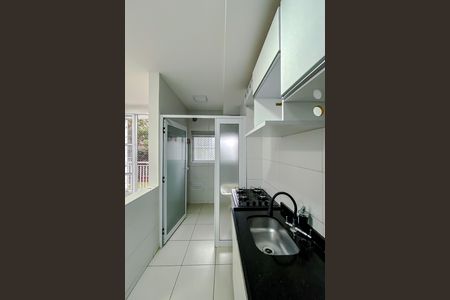 Cozinha de apartamento para alugar com 2 quartos, 45m² em Jardim Sabara, São Paulo