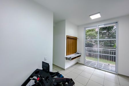Sala de apartamento para alugar com 2 quartos, 45m² em Jardim Sabara, São Paulo