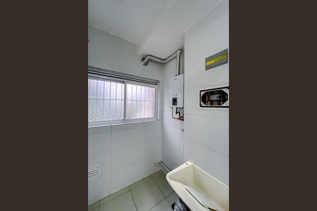 Área de Serviço de apartamento para alugar com 2 quartos, 45m² em Jardim Sabara, São Paulo