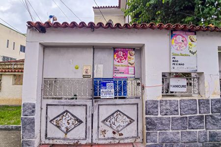 Casa para alugar com 100m², 3 quartos e 1 vagaFachada com placa