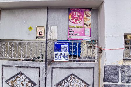 Casa para alugar com 100m², 3 quartos e 1 vagaFachada com placa