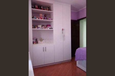 Casa à venda com 3 quartos, 299m² em Vila Nivi, São Paulo
