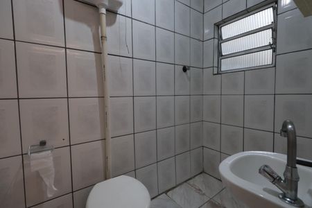 Casa para alugar com 47m², 2 quartos e sem vagaBanheiro