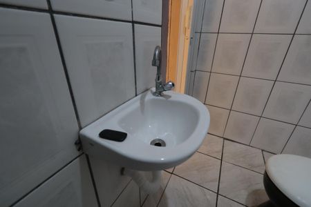 Casa para alugar com 47m², 2 quartos e sem vagaBanheiro
