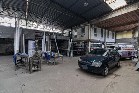 Casa à venda com 537m², 2 quartos e 8 vagasGalpão 