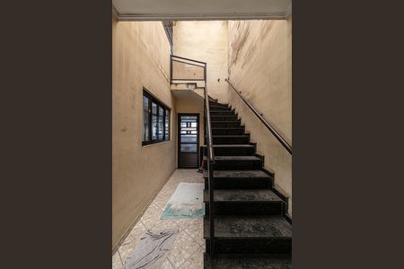 Casa à venda com 537m², 2 quartos e 8 vagasEscada