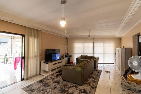 Sala e Cozinha de casa à venda com 2 quartos, 537m² em Vila Ré, São Paulo