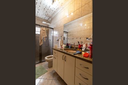 Casa à venda com 537m², 2 quartos e 8 vagasBanheiro Suíte 