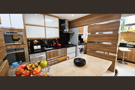 Apartamento para alugar com 3 quartos, 190m² em Jardim do Salso, Porto Alegre