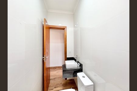 Casa à venda com 140m², 3 quartos e 2 vagas Casa à venda com 140m², 3 quartos e 2 vagasBanheiro