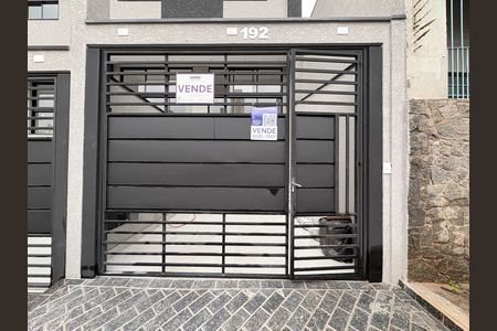 Fachada de casa à venda com 3 quartos, 140m² em Vila Bonilha, São Paulo