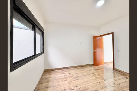 Casa à venda com 140m², 3 quartos e 2 vagas Casa à venda com 140m², 3 quartos e 2 vagasSuíte
