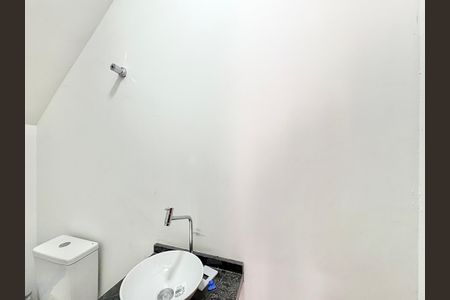 Casa à venda com 140m², 3 quartos e 2 vagas Casa à venda com 140m², 3 quartos e 2 vagasBanheiro de serviço