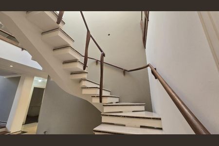 Casa à venda com 480m², 4 quartos e 8 vagas