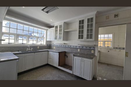 Casa à venda com 480m², 4 quartos e 8 vagas
