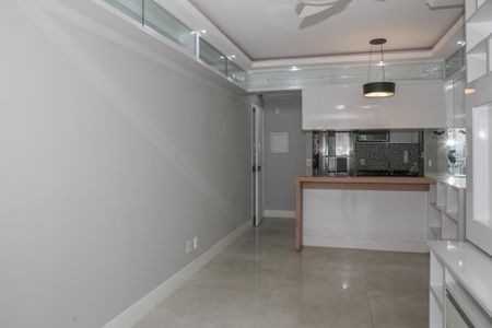 Sala e Sacada de apartamento à venda com 2 quartos, 63m² em Vila Romana, São Paulo