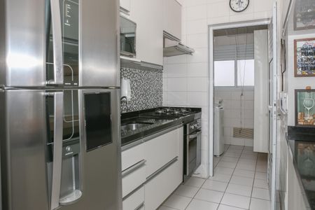 Cozinha e Área de Serviço de apartamento à venda com 2 quartos, 63m² em Vila Romana, São Paulo