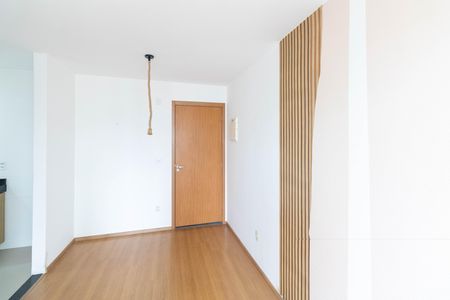Sala de apartamento para alugar com 2 quartos, 45m² em Inhoaíba, Rio de Janeiro